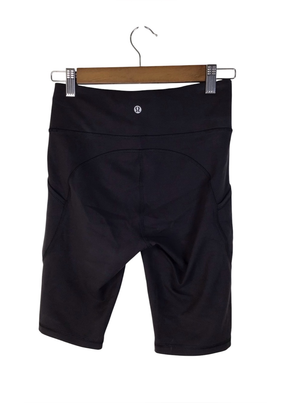 Lululemon Invigorate High-Rise Short 10" in Black Size 6.